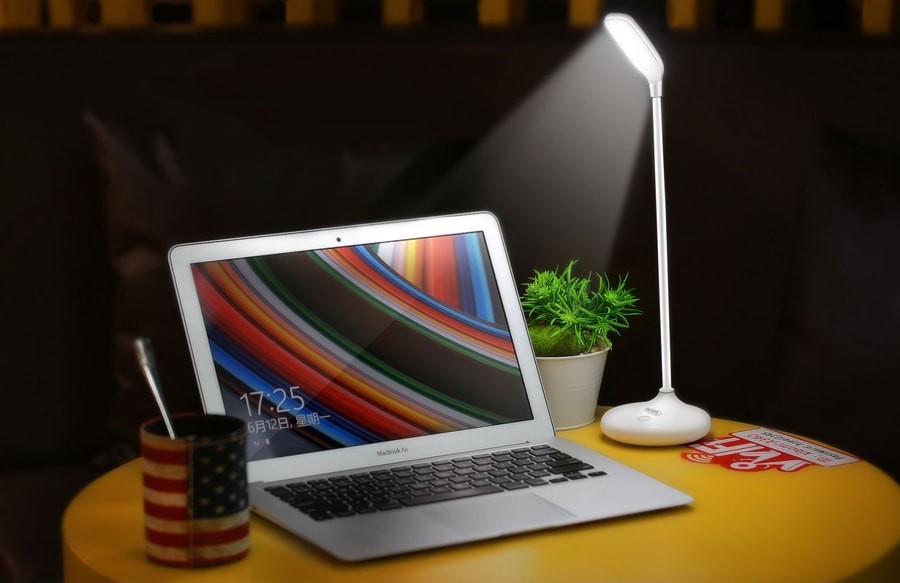 Лампа REMAX RT-E190 Dawn LED Eye-protecting Lamp (Table) Біла