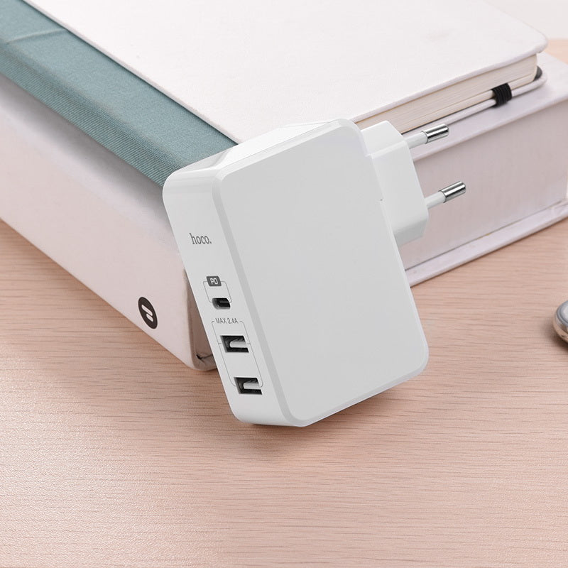 Мережеве зарядне пристрій Hoco C32A Xpress PD (3USB 2.4A) White