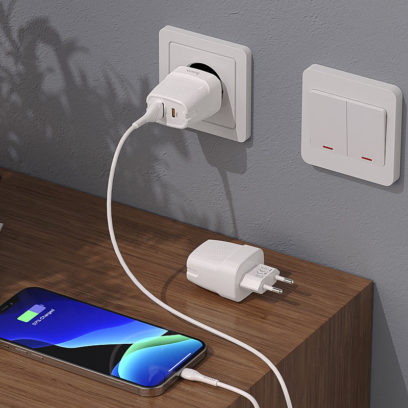 Мережевий зарядний пристрій Hoco CA85A Bright (2ports USB, Type-C) PD20W+QC3.0 White